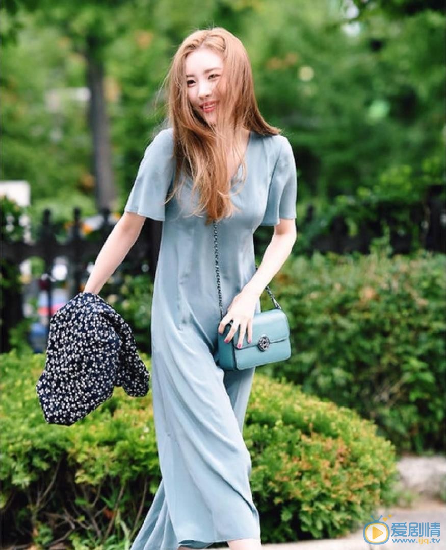 李宣美街拍照 李宣美高清写真_李宣美高清剧照