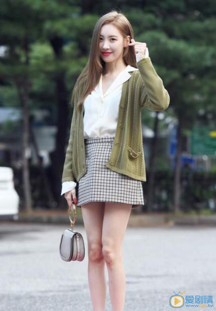 李宣美街拍照 李宣美高清写真_李宣美高清剧照