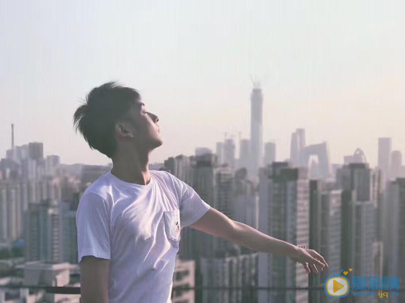 向昊旅行照 向昊高清写真_向昊高清剧照
