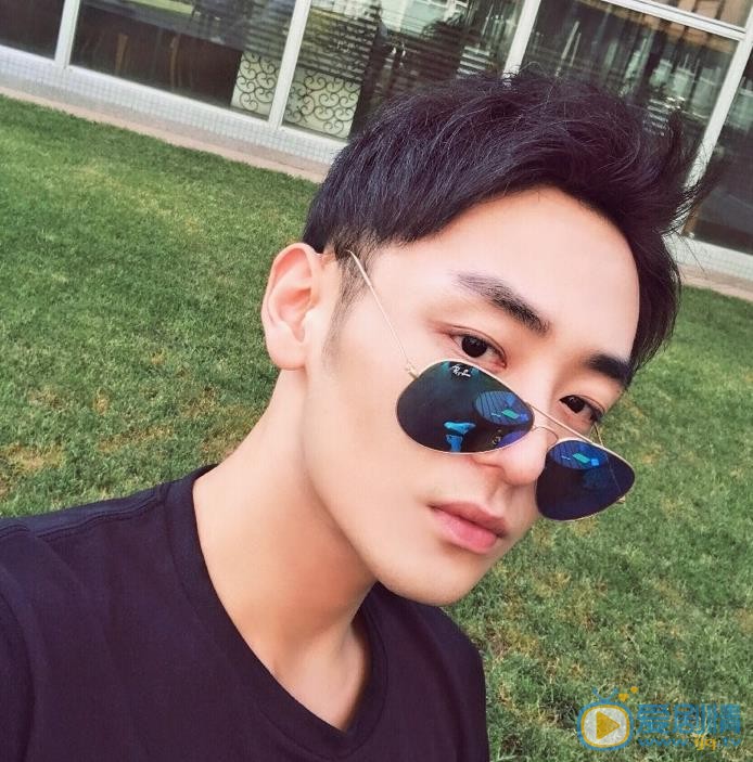 向昊旅行照 向昊高清写真_向昊高清剧照