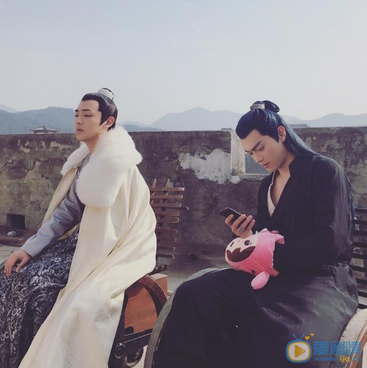 向昊片场照 向昊高清写真_向昊高清剧照