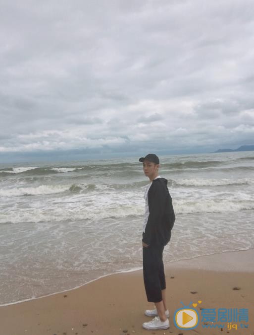 向昊旅行照 向昊高清写真_向昊高清剧照