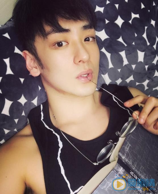 向昊生活照 向昊高清写真_向昊高清剧照