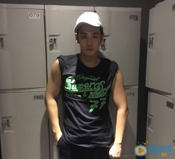 向昊生活照 向昊高清写真_向昊高清剧照