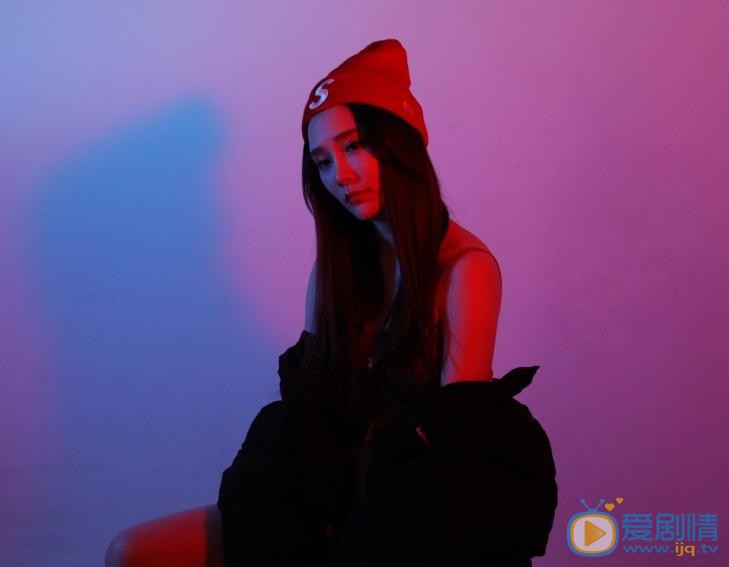 江璟儿街拍写真 江璟儿高清写真_江璟儿高清剧照
