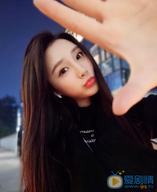 江璟儿街拍写真 江璟儿高清写真_江璟儿高清剧照