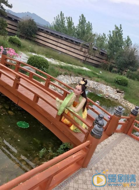 江璟儿片场照 江璟儿高清写真_江璟儿高清剧照
