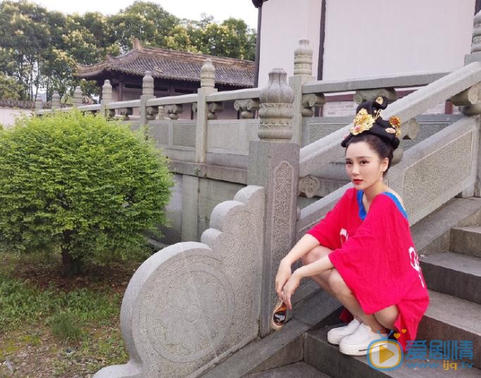 江璟儿片场照 江璟儿高清写真_江璟儿高清剧照