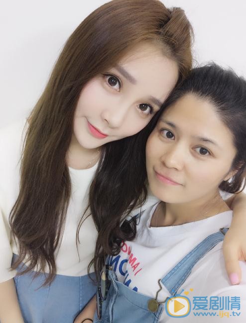 江璟儿与人合照 江璟儿高清写真_江璟儿高清剧照