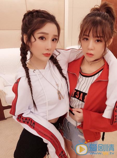 江璟儿与人合照 江璟儿高清写真_江璟儿高清剧照