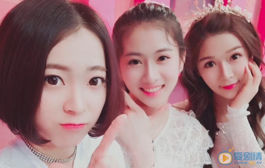 姜彦汐与人合照 姜彦汐高清写真_姜彦汐高清剧照