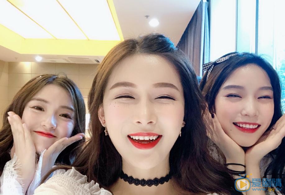 姜彦汐与人合照 姜彦汐高清写真_姜彦汐高清剧照