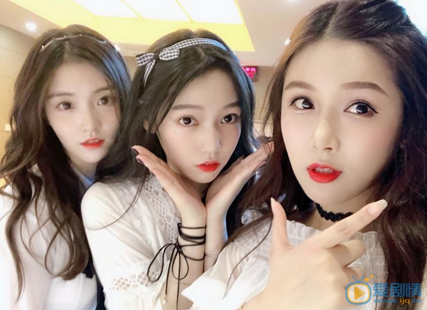 姜彦汐与人合照 姜彦汐高清写真_姜彦汐高清剧照