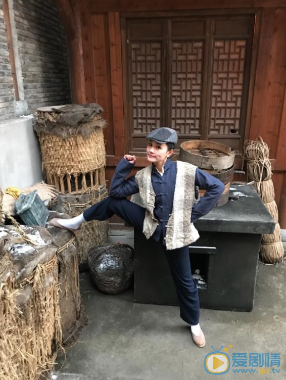 严米拉《蜂巢》剧照 严米拉高清写真_严米拉高清剧照