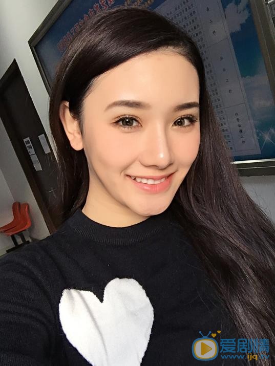 严米拉生活照 严米拉高清写真_严米拉高清剧照