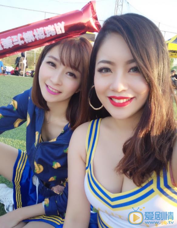 王菊与他人合影 王菊高清写真_王菊高清剧照