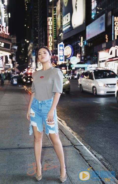 王菊街拍写真 王菊高清写真_王菊高清剧照
