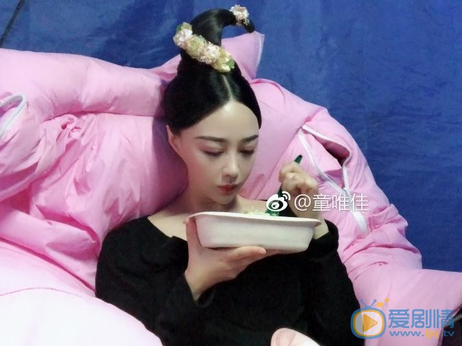 童唯佳片场照 童唯佳高清写真_童唯佳高清剧照