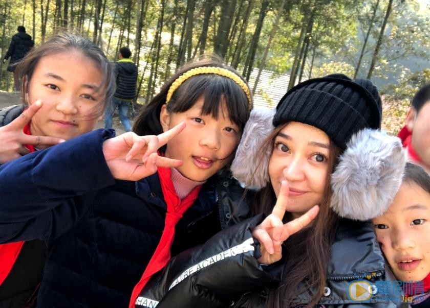童唯佳与人合照 童唯佳高清写真_童唯佳高清剧照