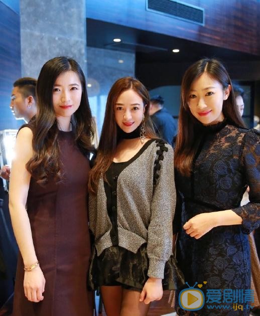 童唯佳与人合照 童唯佳高清写真_童唯佳高清剧照