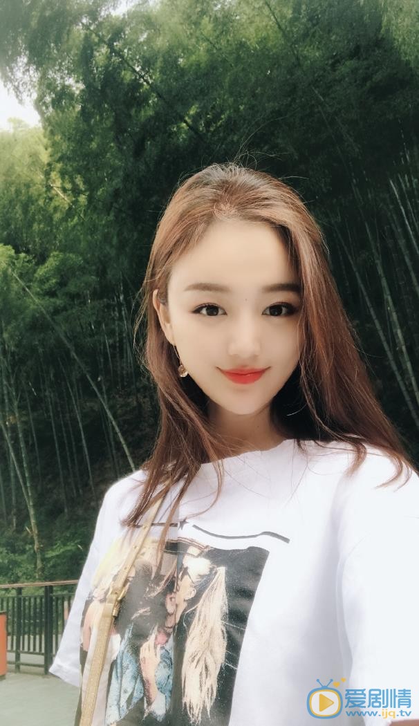 宋小莹清纯自拍 宋小莹高清写真_宋小莹高清剧照