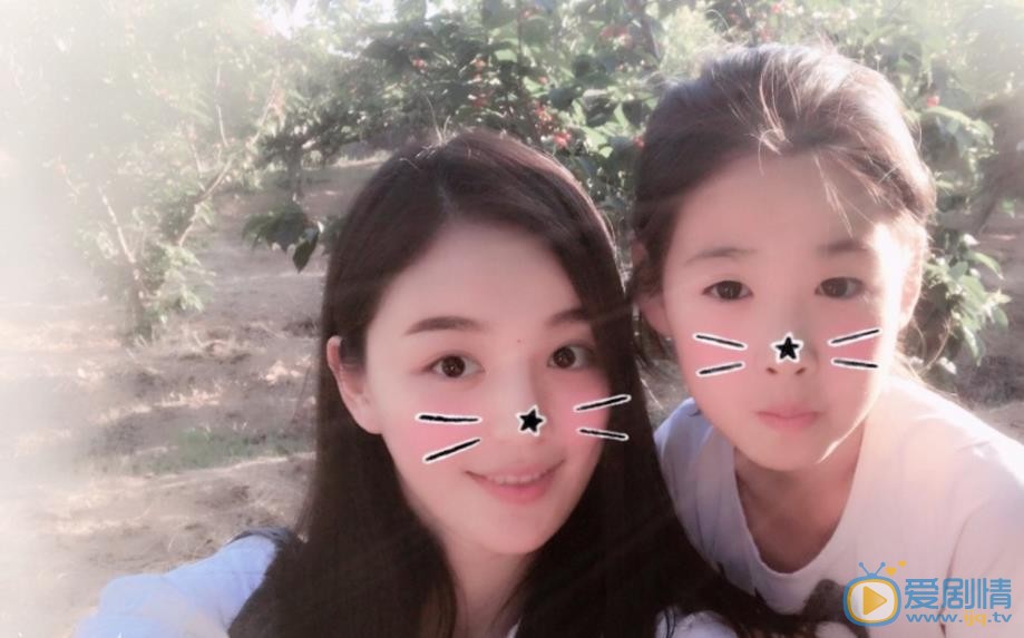 宋小莹家人合照 宋小莹高清写真_宋小莹高清剧照