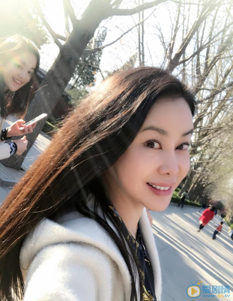 宋小莹家人合照 宋小莹高清写真_宋小莹高清剧照