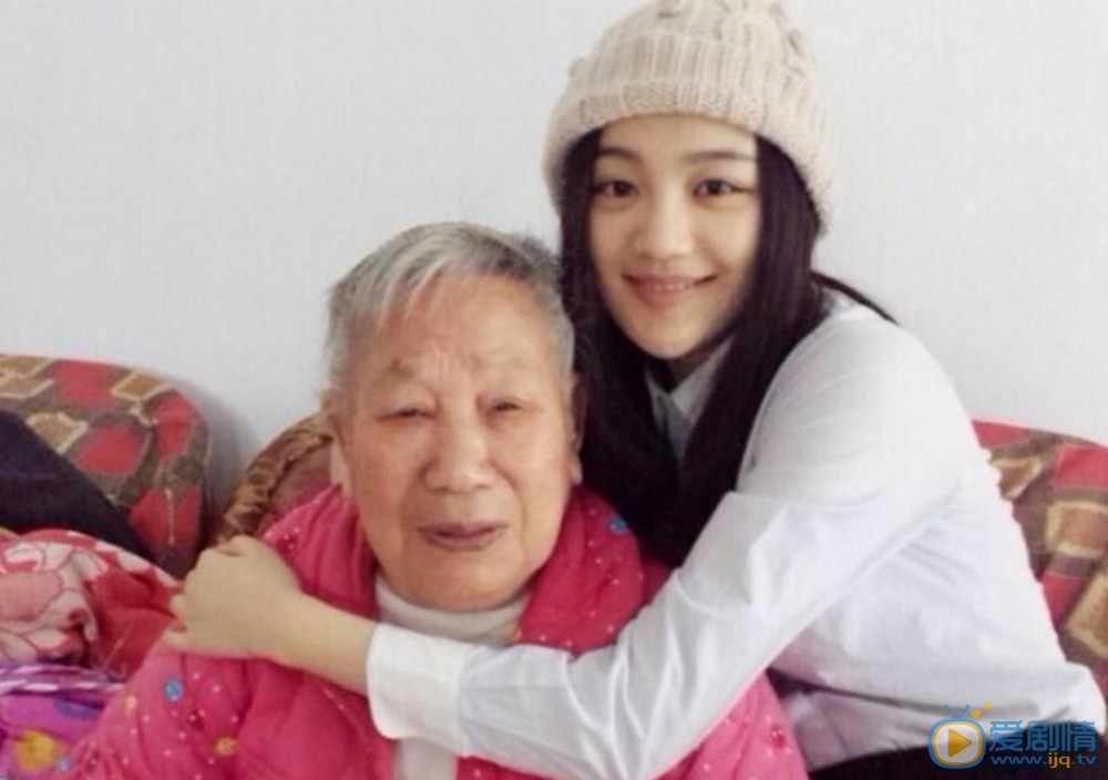 宋小莹家人合照 宋小莹高清写真_宋小莹高清剧照