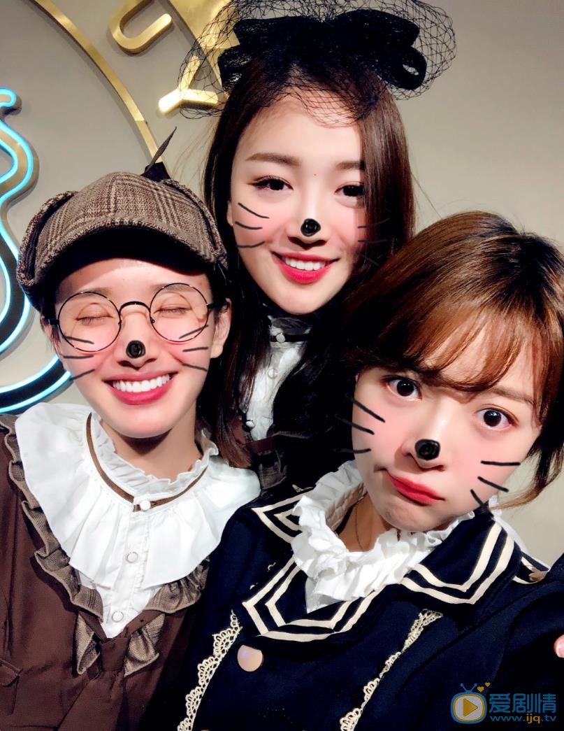 宋小莹闺蜜合照 宋小莹高清写真_宋小莹高清剧照