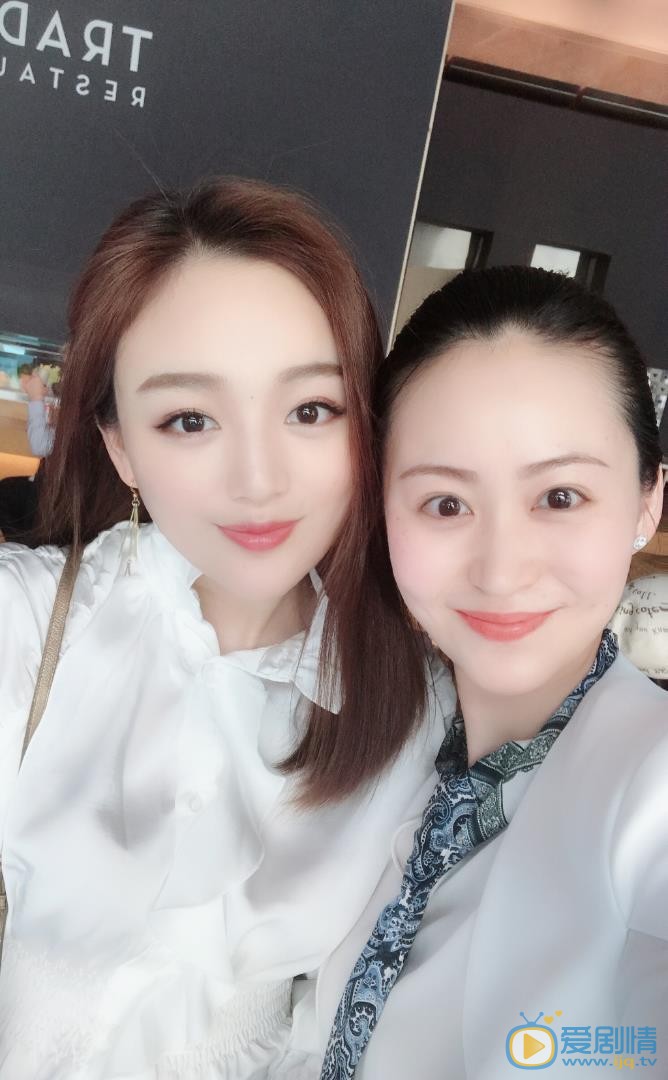 宋小莹闺蜜合照 宋小莹高清写真_宋小莹高清剧照