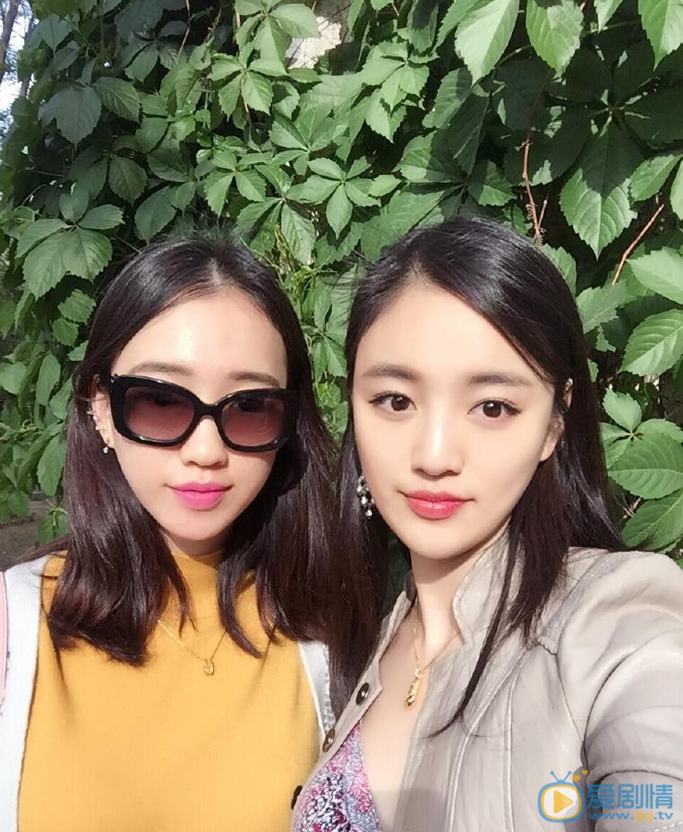 宋小莹闺蜜合照 宋小莹高清写真_宋小莹高清剧照