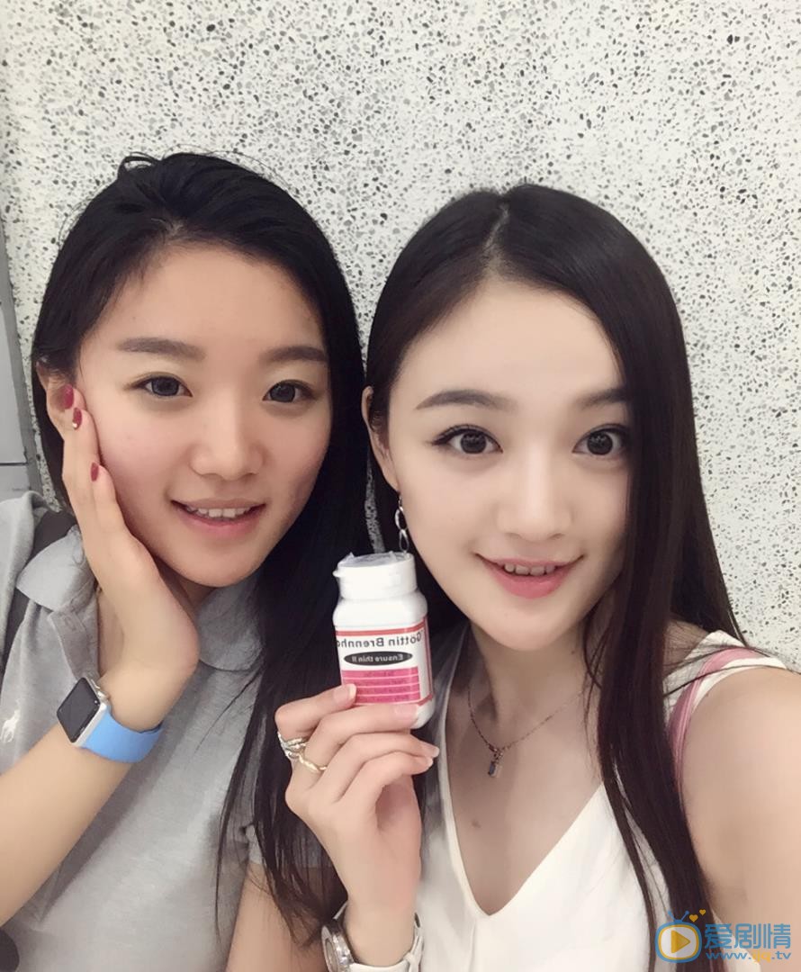 宋小莹闺蜜合照 宋小莹高清写真_宋小莹高清剧照