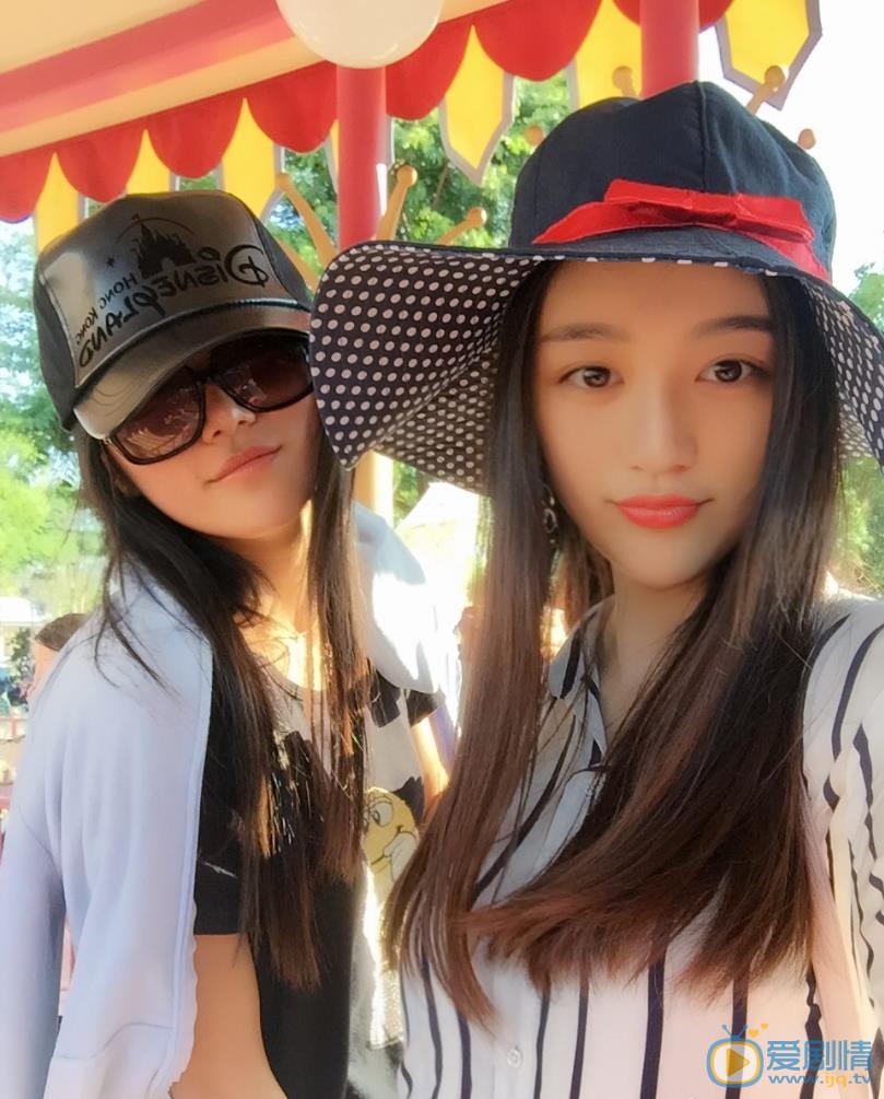 宋小莹闺蜜合照 宋小莹高清写真_宋小莹高清剧照