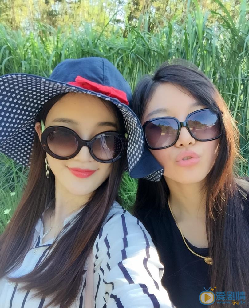 宋小莹闺蜜合照 宋小莹高清写真_宋小莹高清剧照