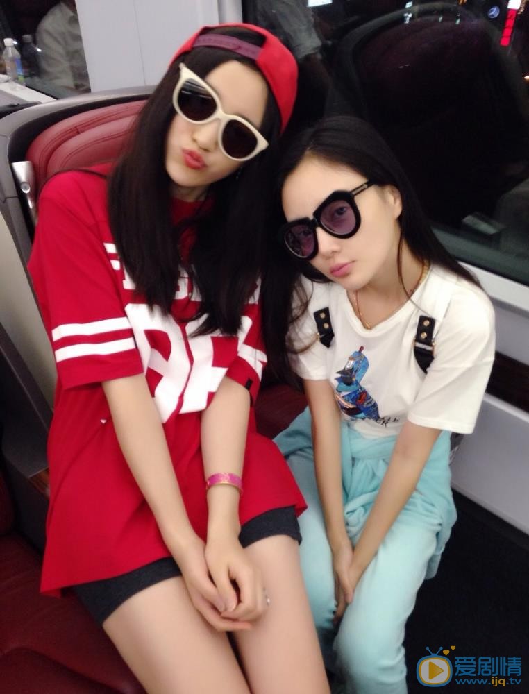 宋小莹闺蜜合照 宋小莹高清写真_宋小莹高清剧照