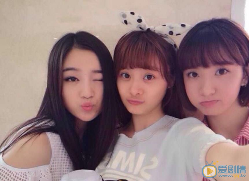 宋小莹闺蜜合照 宋小莹高清写真_宋小莹高清剧照