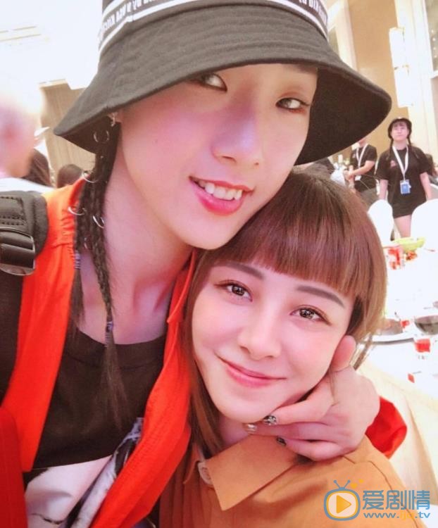 刘宇珊与他人合照 刘宇珊高清写真_刘宇珊高清剧照