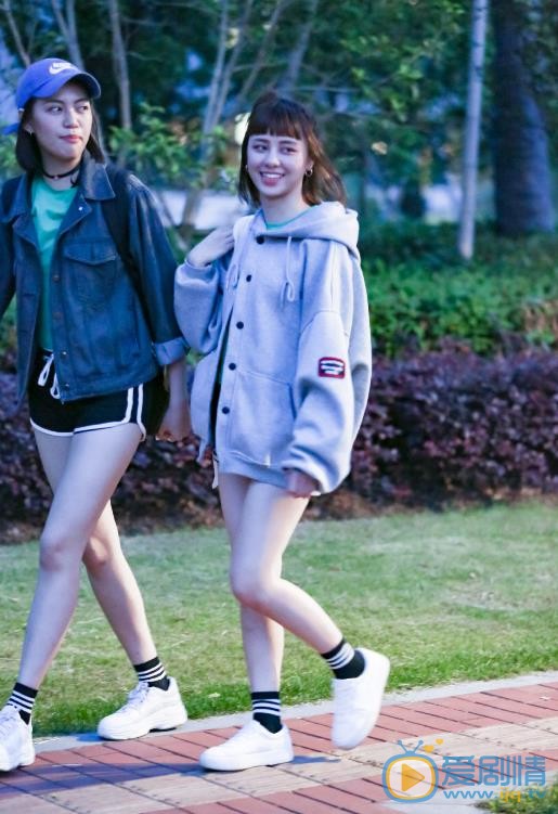 刘宇珊与他人合照 刘宇珊高清写真_刘宇珊高清剧照