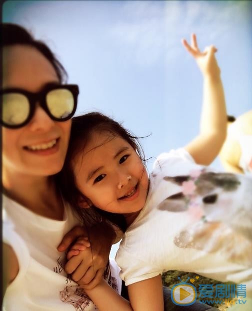 郭羡妮全家福 郭羡妮高清写真_郭羡妮高清剧照