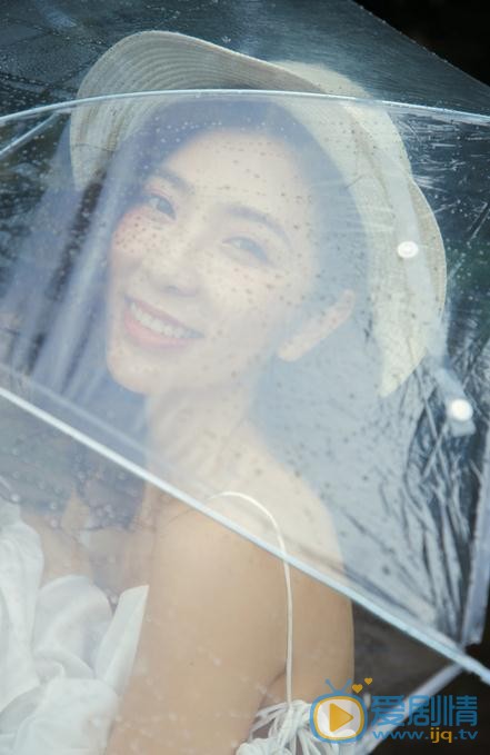 贝枭雄白色写真 贝枭雄高清写真_贝枭雄高清剧照