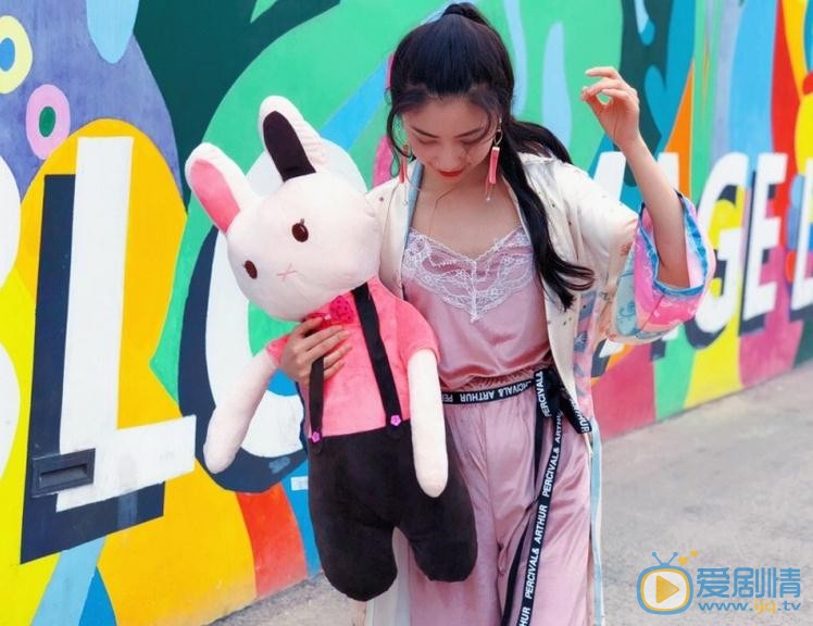 贝枭雄可爱写真 贝枭雄高清写真_贝枭雄高清剧照