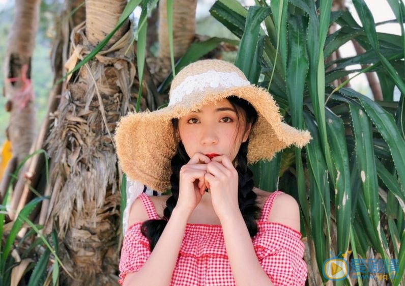 贝枭雄绿色写真 贝枭雄高清写真_贝枭雄高清剧照