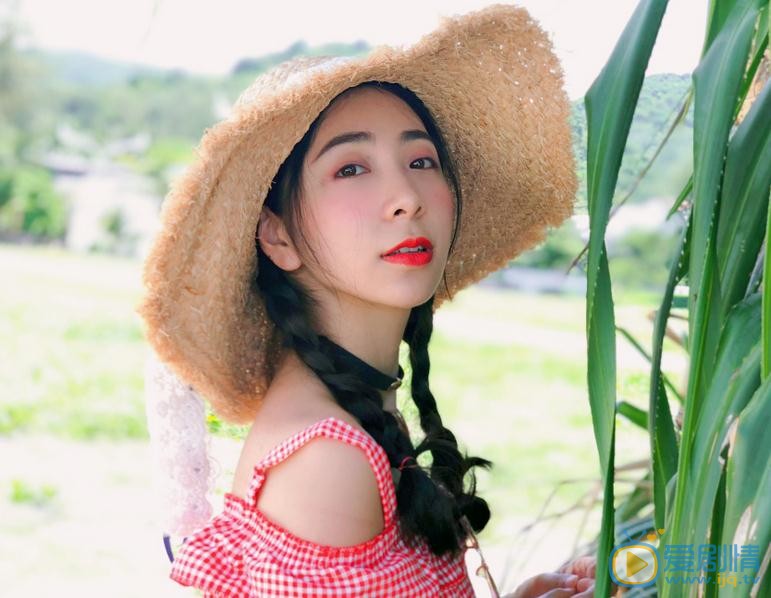 贝枭雄绿色写真 贝枭雄高清写真_贝枭雄高清剧照