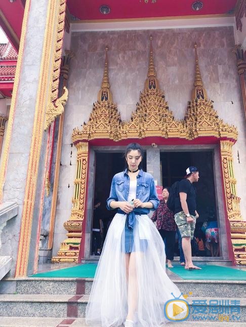 贝枭雄与人合照 贝枭雄高清写真_贝枭雄高清剧照