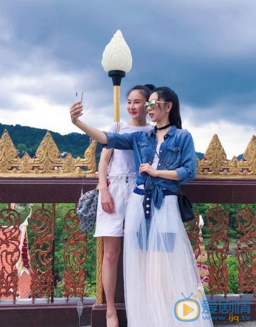 贝枭雄与人合照 贝枭雄高清写真_贝枭雄高清剧照