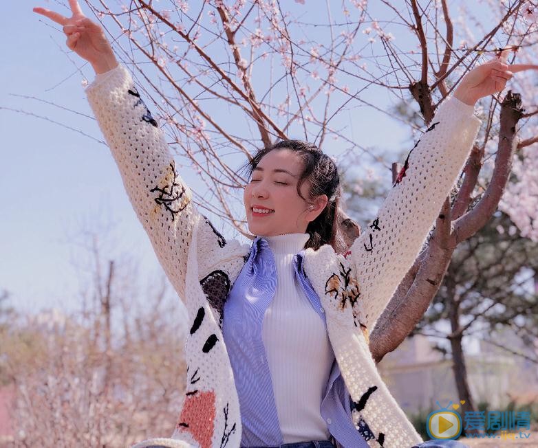 贝枭雄花儿写真 贝枭雄高清写真_贝枭雄高清剧照