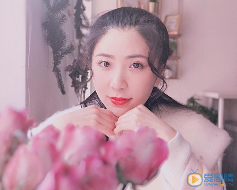 贝枭雄粉色写真 贝枭雄高清写真_贝枭雄高清剧照
