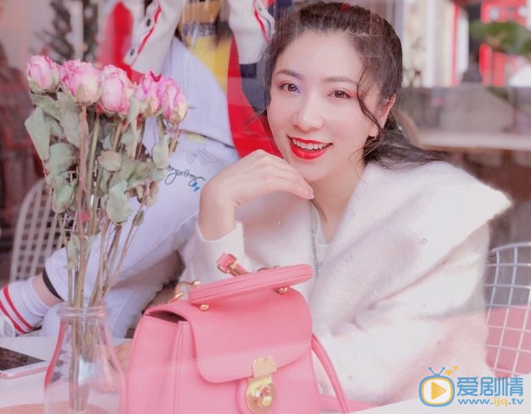 贝枭雄粉色写真 贝枭雄高清写真_贝枭雄高清剧照
