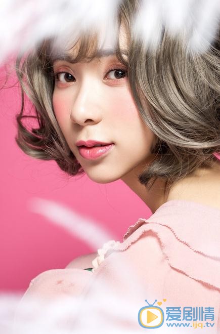 贝枭雄粉色写真 贝枭雄高清写真_贝枭雄高清剧照