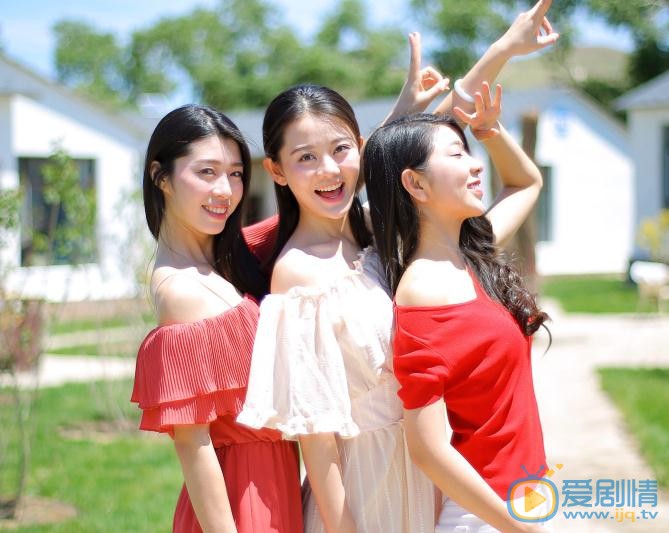 贝枭雄与人合照 贝枭雄高清写真_贝枭雄高清剧照